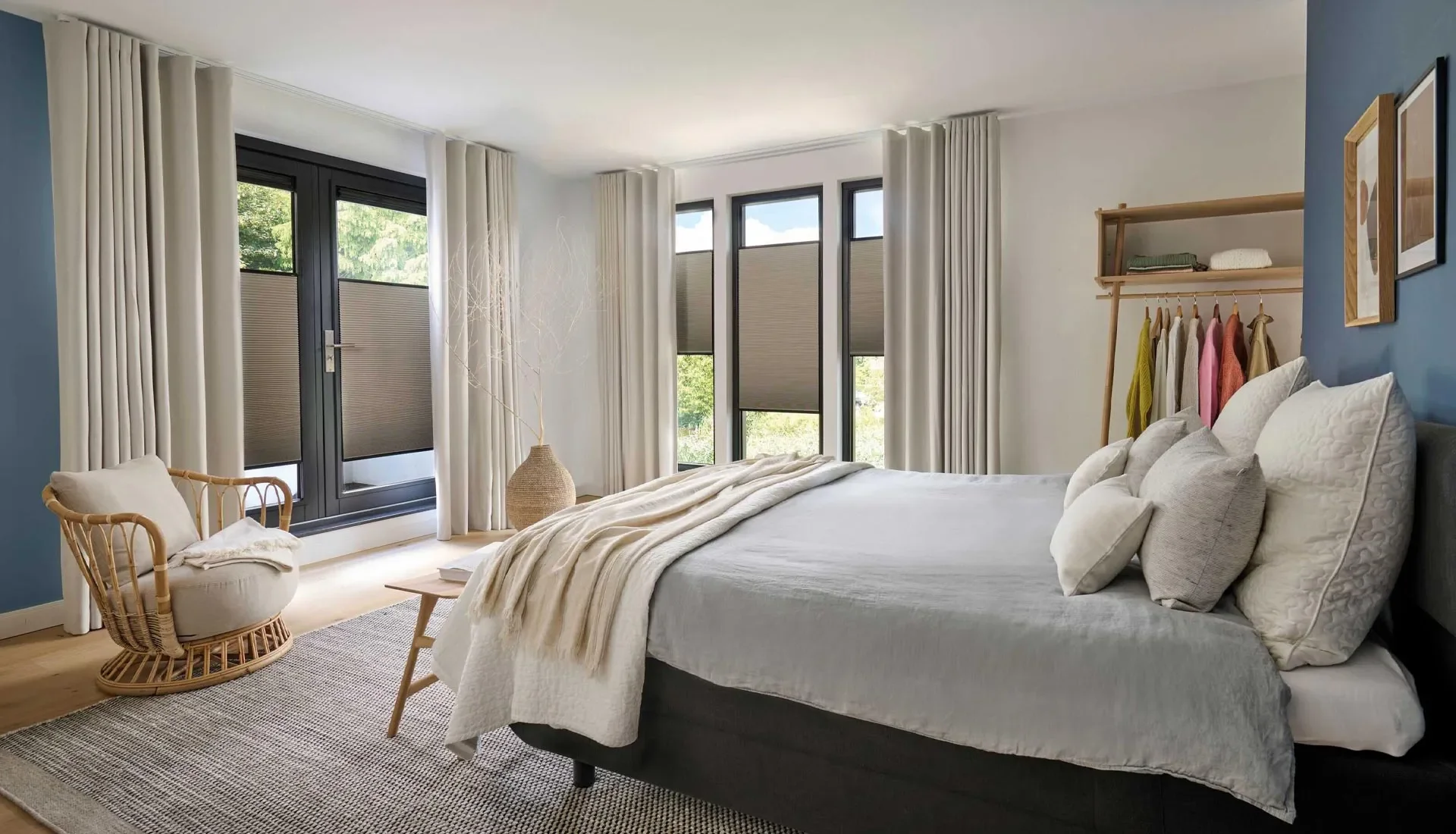 Hoe verduisterende raamdecoratie je slaapcomfort verbetert